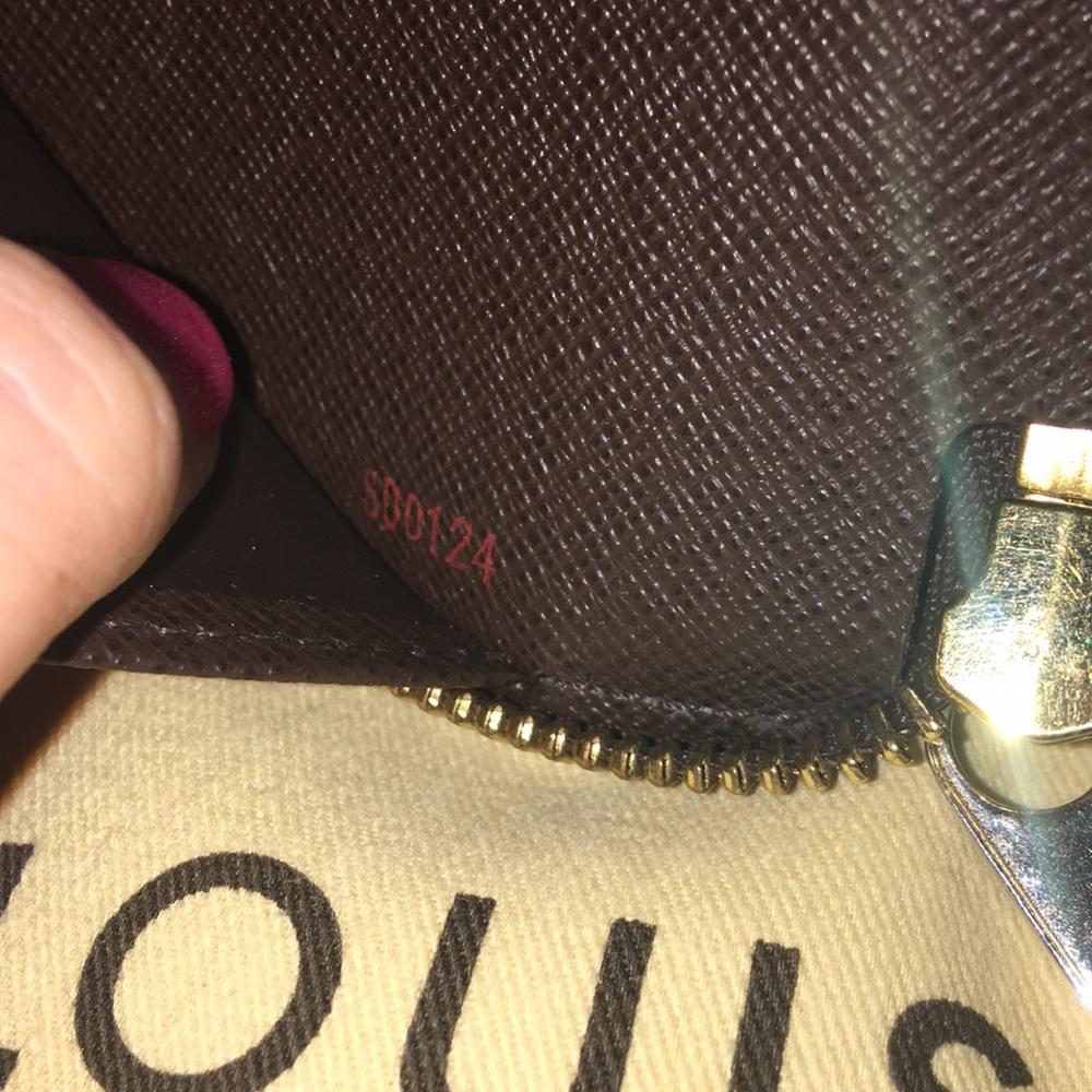 SOLD Louis Vuitton Zippy Organizer - Picture 5 of 8